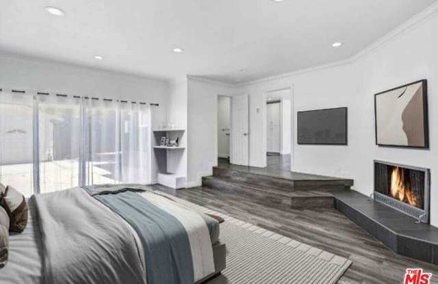 23046 Leonora Drive photos photos