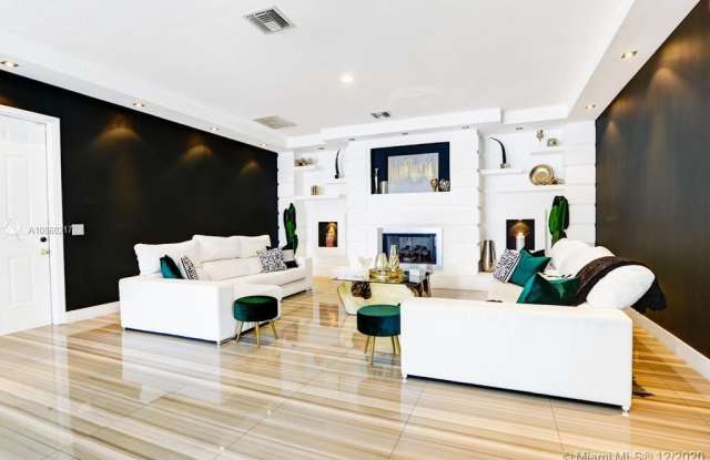 1205 N Northlake Dr Gallery 2