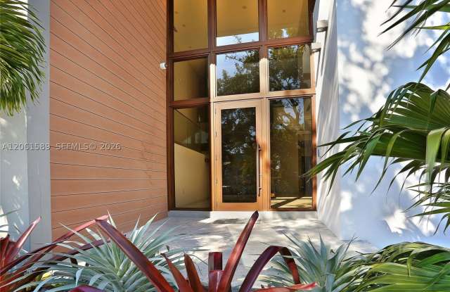 121 Buttonwood Dr Gallery 2