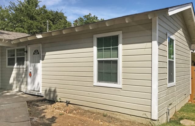 1007 E Davis - 1007 E Davis Ave, Fort Worth, TX 76104