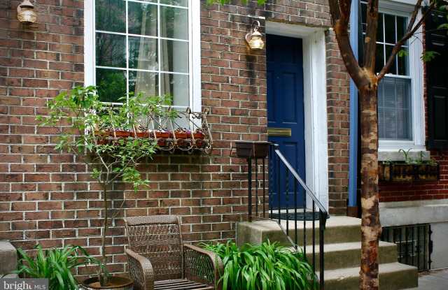 338 QUEEN STREET - 338 Queen Street, Philadelphia, PA 19147