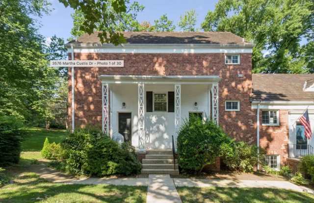 Charming Tree-Top Condo in Historic Parkfairfax! photos photos