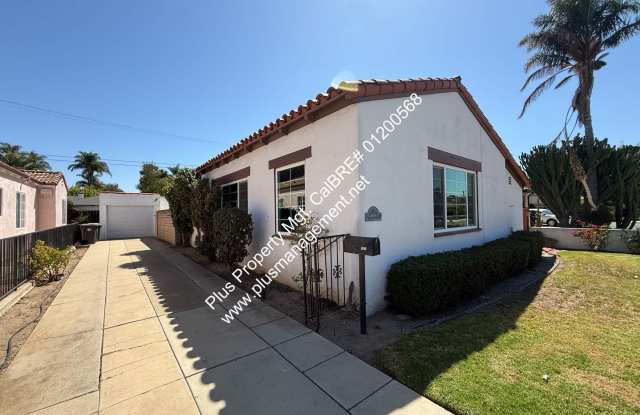 Carriage District One Bedroom Home With One Car Detached Garage and Small Yard Gallery 3