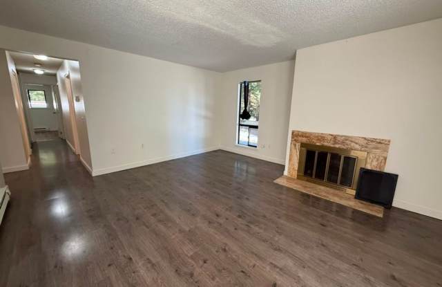 3 Bed 2 Bath Condo & Pool Access! photos photos