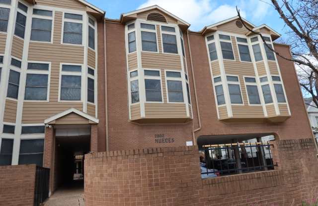Wesdgewood West Campus - 1BD / !BA - 10 Ft Ceilings - Nodern Appliances - Gated - W/D -  $1200 photos photos