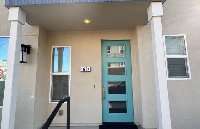 Spacious 4-Bedroom Home in the Cannery Gallery 4