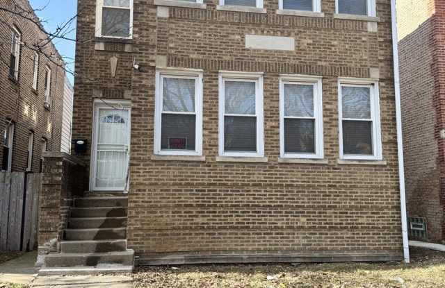 1748 N Austin Avenue unit: 2 photos photos