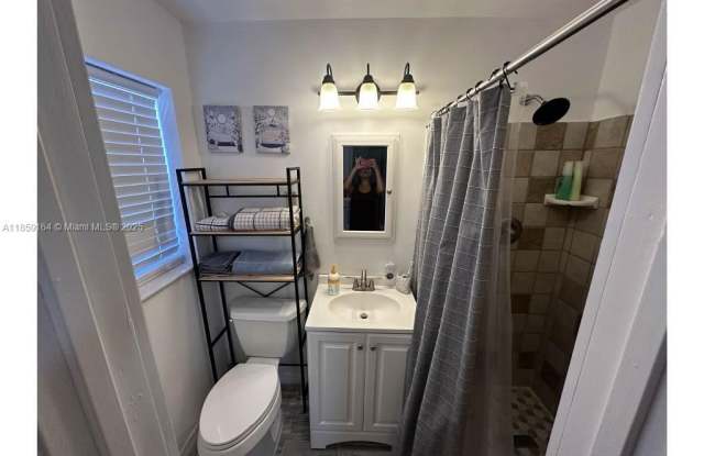 2530 Rodman St photos photos