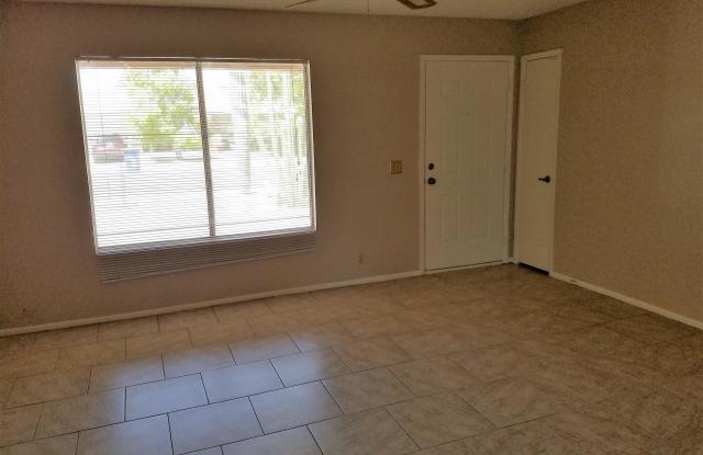 1021 W GREENWAY Drive Gallery 2