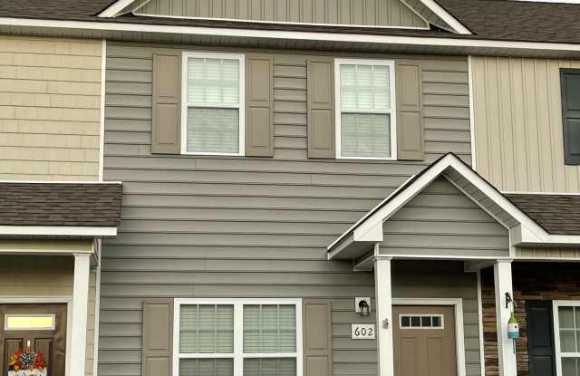 602 Ebb Tide Ln - 602 Ebb Tide Lane, Onslow County, NC 28460