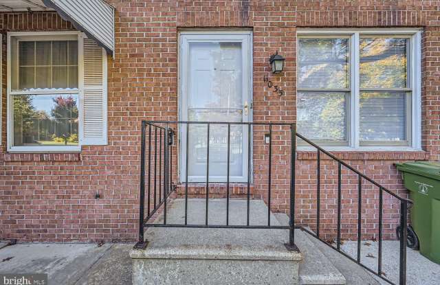 1035 W LEXINGTON STREET photos photos