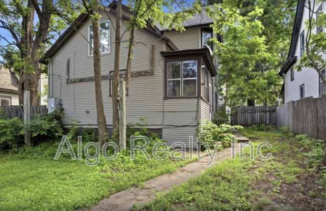 2923 North Girard Avenue Gallery 3