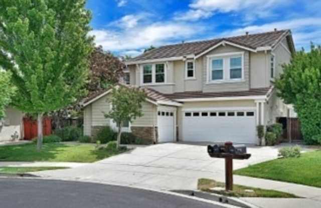 Large, Beautiful Shadow Lakes Home in Court Location photos photos