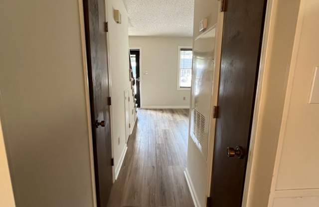 220 14th Avenue Southeast - C Gallery 4
