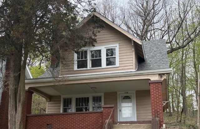 Spacious 3-Bedroom Home in West Akron with Appliances Included photos photos