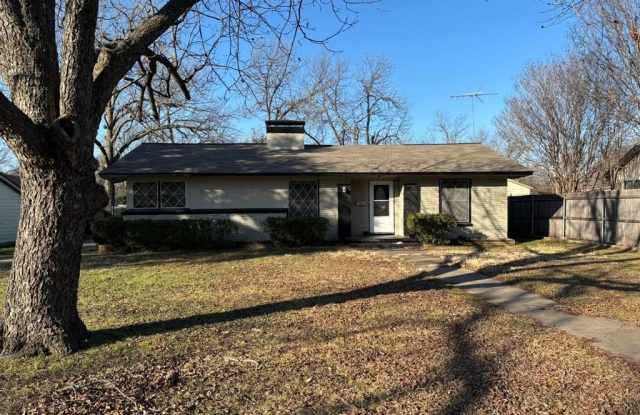 308 Bellevue Drive - 308 Bellevue Drive, Cleburne, TX 76033