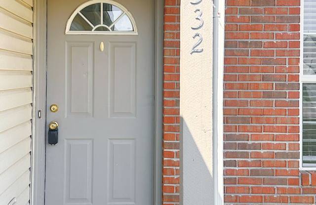 Spacious 3-Bedroom, 2-Bath with 2-Car Attached Garage! Gallery 3