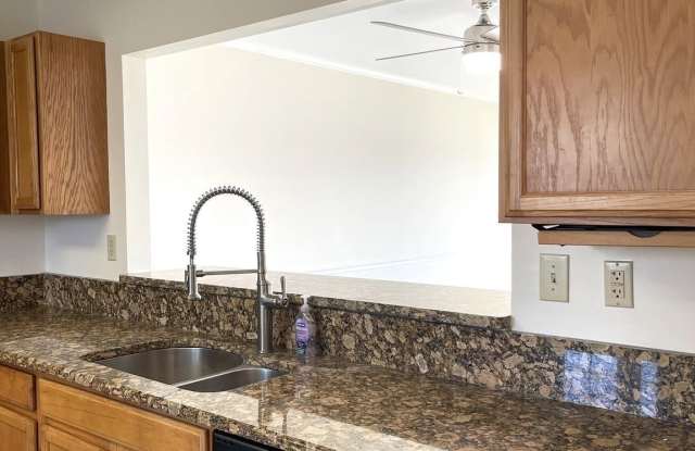 117 LYNNHAVEN COURT Gallery 3