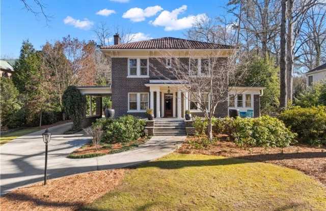 979 Springdale Road NE photos photos