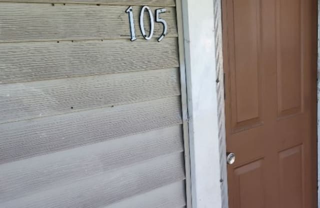 105 Dock Street - 105 Dock Street, Beckley, WV 25801