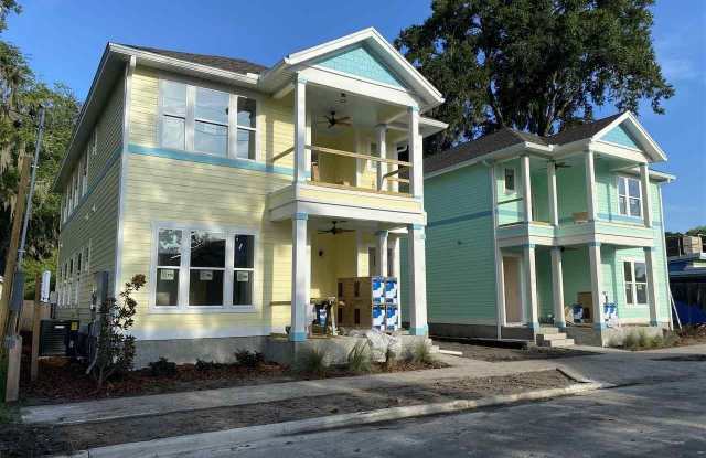 518 NW 1st Street Gallery 2