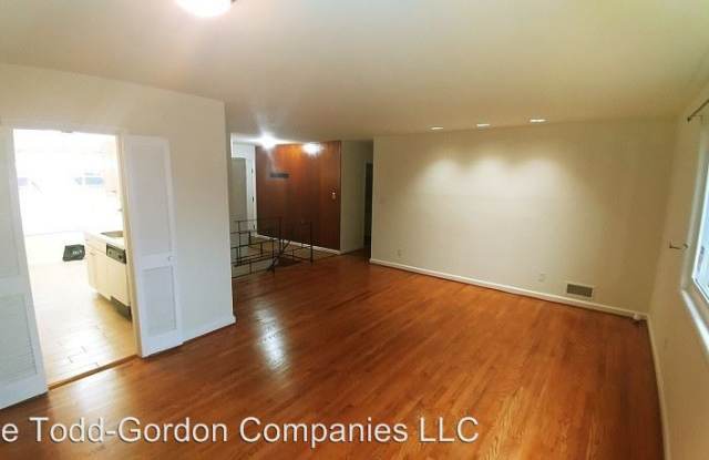 405 Torrington Place Gallery 2