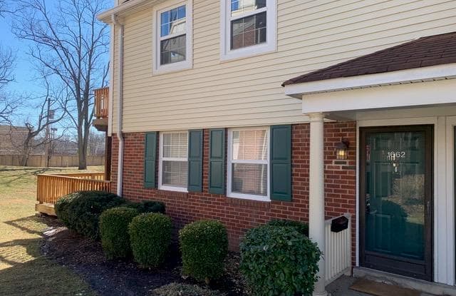 1662 East Swan Circle - 1662 East Swan Circle, Brentwood, MO 63144