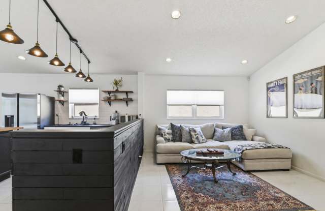 5690 Green Island Drive Gallery 3