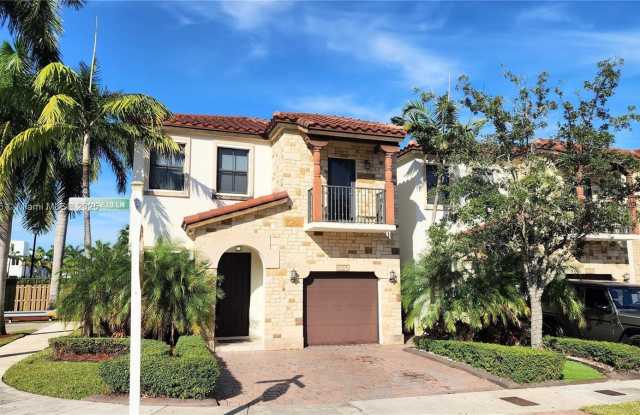 10375 NW 70th Ln - 10375 Northwest 70th Lane, Doral, FL 33178