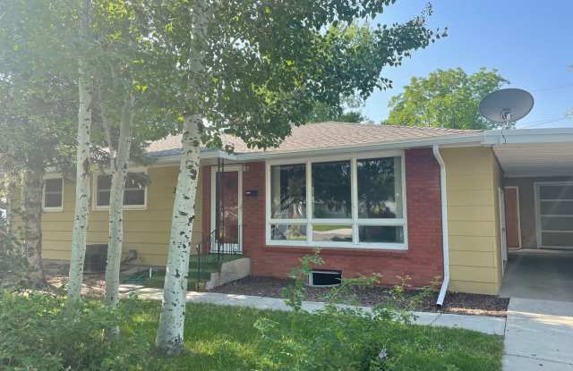 NEW PHOTOS TO COME! Spacious West End Home with 5 Bedrooms, Workshop & Tons of Storage! Gallery 1
