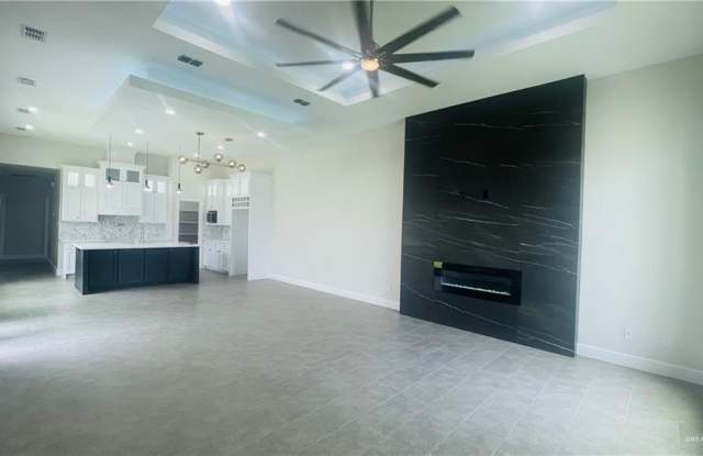 8114 N 25th Lane N Gallery 4
