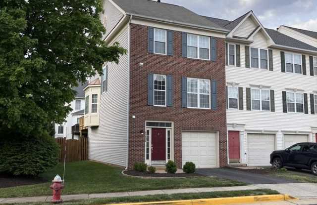 45426 Clarkes Crossing Square photos photos