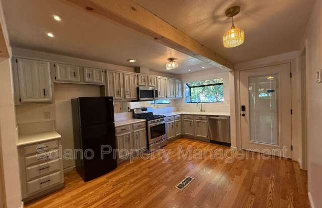 110 Bryce Way Gallery 3