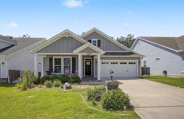 3 Bed / 2 Bath Large Home off Ox Bottom! Gallery 3