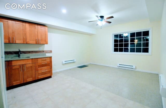 33 Trumbull Place Gallery 3