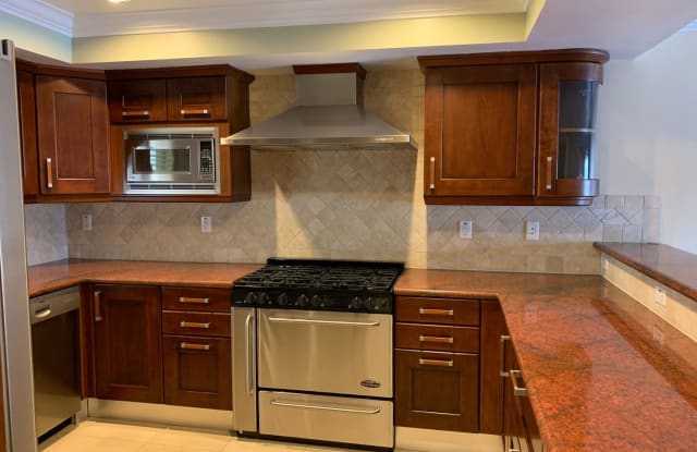 1417 S Westgate Ave Unit 201 - 1417 South Westgate Avenue, Los Angeles, CA 90025