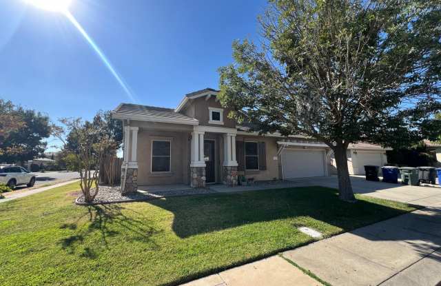 4-bedroom single story located in Sylvan School District! - 2401 Latour Court, Modesto, CA 95355