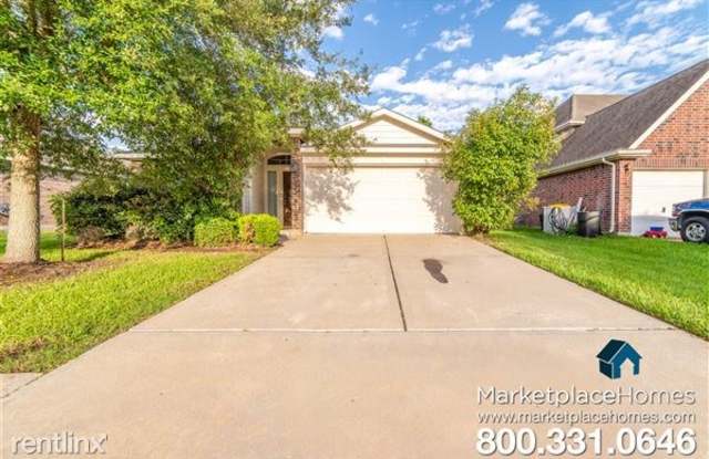 812 Charles Pl - 812 Charles Place, Baytown, TX 77521