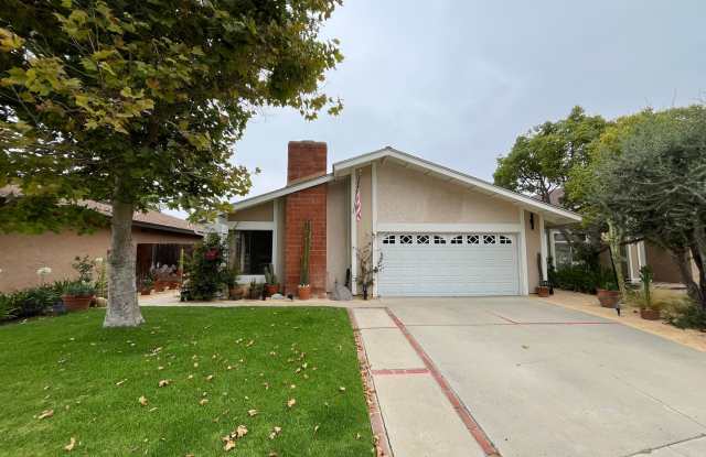 Remodeled 3+2 w/fresh paint, new carpet + community pool! - 921 Catlin Street, Simi Valley, CA 93065