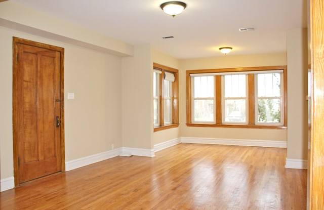 5525 West HIGGINS Avenue Gallery 2