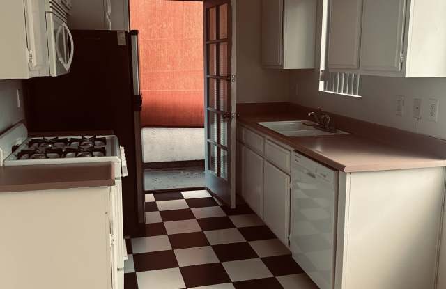 13040 Moorpark St - 13040 Moorpark Street, Los Angeles, CA 91604