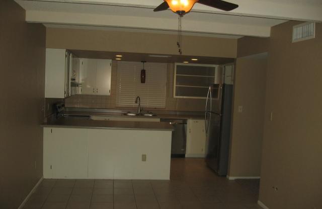 10434 W LAWRENCE Lane Gallery 2