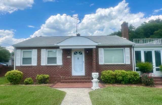 Two bedroom, 1 bath house in Graham photos photos