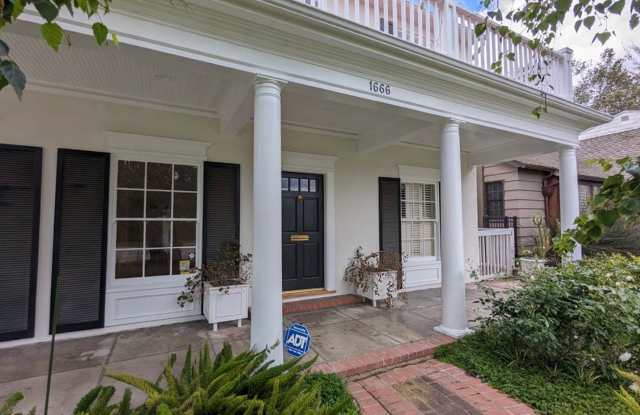 One of a Kind 3 Bed Home w/unparalleled views of the Oakmont Country Club Golf Course and Verdugo Mountains Gallery 3