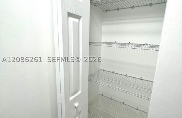 115 SW 11th St Gallery 2