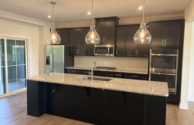 13826 RIDGEVIEW Court Gallery 3