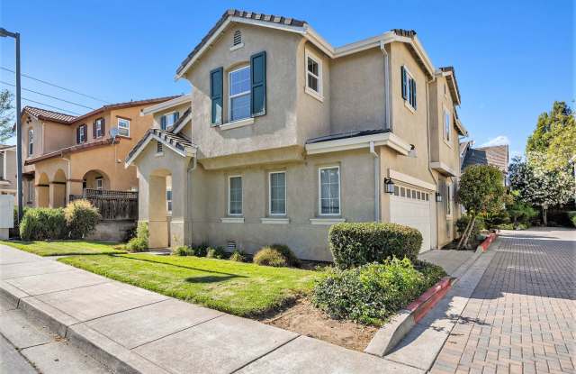 Beautiful and Move-In Ready, 4BD/2.5BA, Two-Story, Single-Family Home in Martinez- Available NOW! photos photos Beautiful and Move-In Ready, 4BD/2.5BA, Two-Story, Single-Family Home in Martinez- Available NOW! photos photos