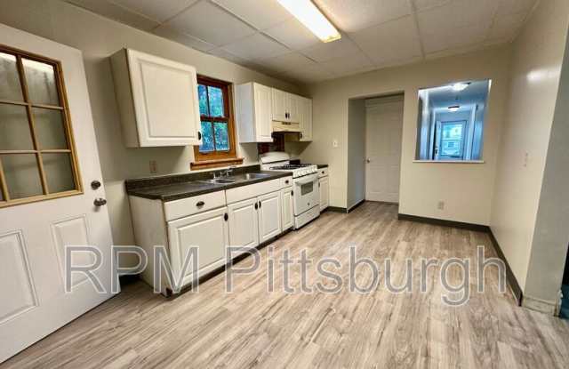 1017 Emporia St photos photos