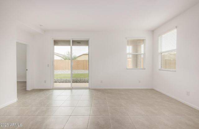 3048 E RIDING BOOT Way Gallery 3