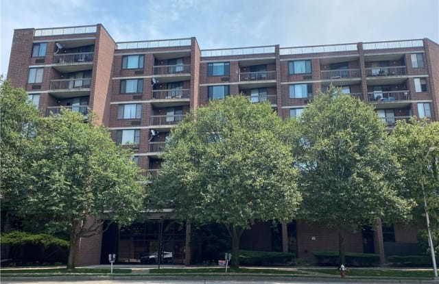 777 N Macquesten Parkway - 777 North Macquesten Parkway, Mount Vernon, NY 10552